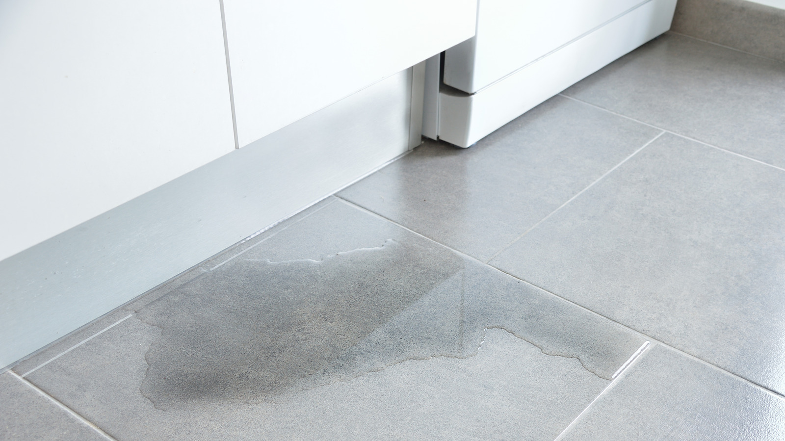 Dağınık Mutfak Zeminleriyle Başa Çıkmak İçin Bu Annenin Kağıt Havlu Tüyosu İhtiyacınız Olan Şey Olabilir