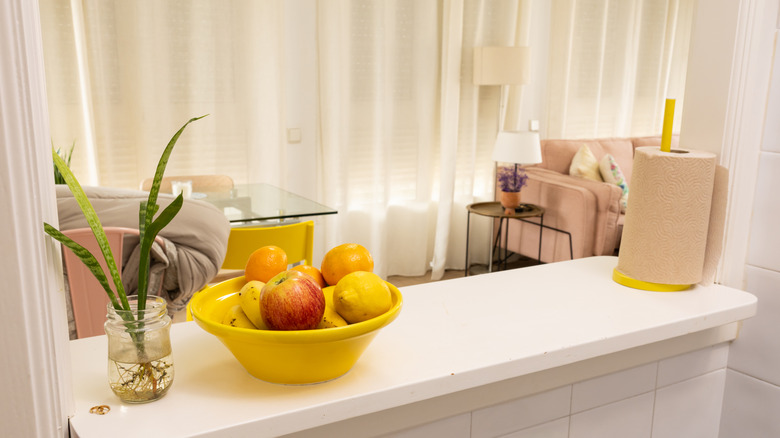 Bir mutfak geçiş penceresi