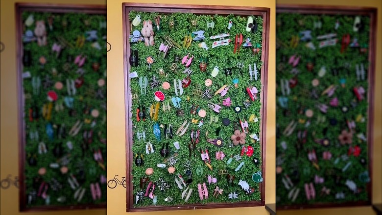 Çim duvara tutturulmuş pençe klipsleri