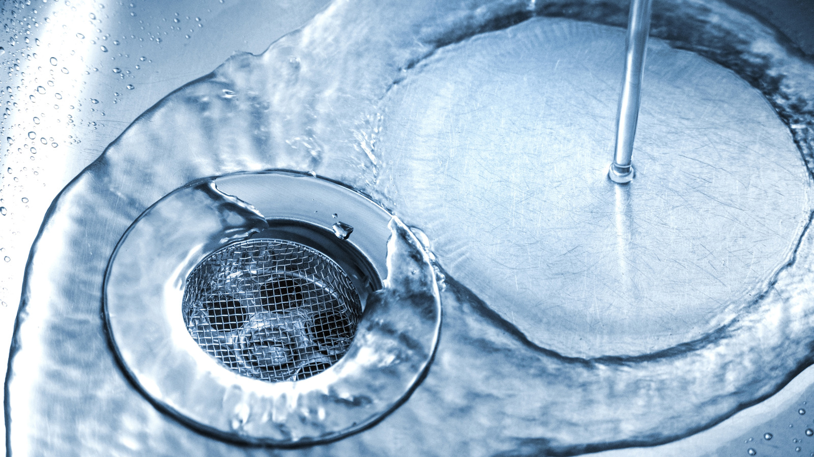 Ev Sahiplerinden Bu 7 Sıvıyı Lavaboya Atmayı Durdurmaları İstendi