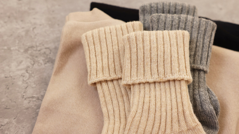 Eşleşen çorapların yakın çekimi