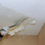 Patlamış Mısır Tavanını Kaldırmak Neden Estetikten Çok Daha Fazlasıdır?