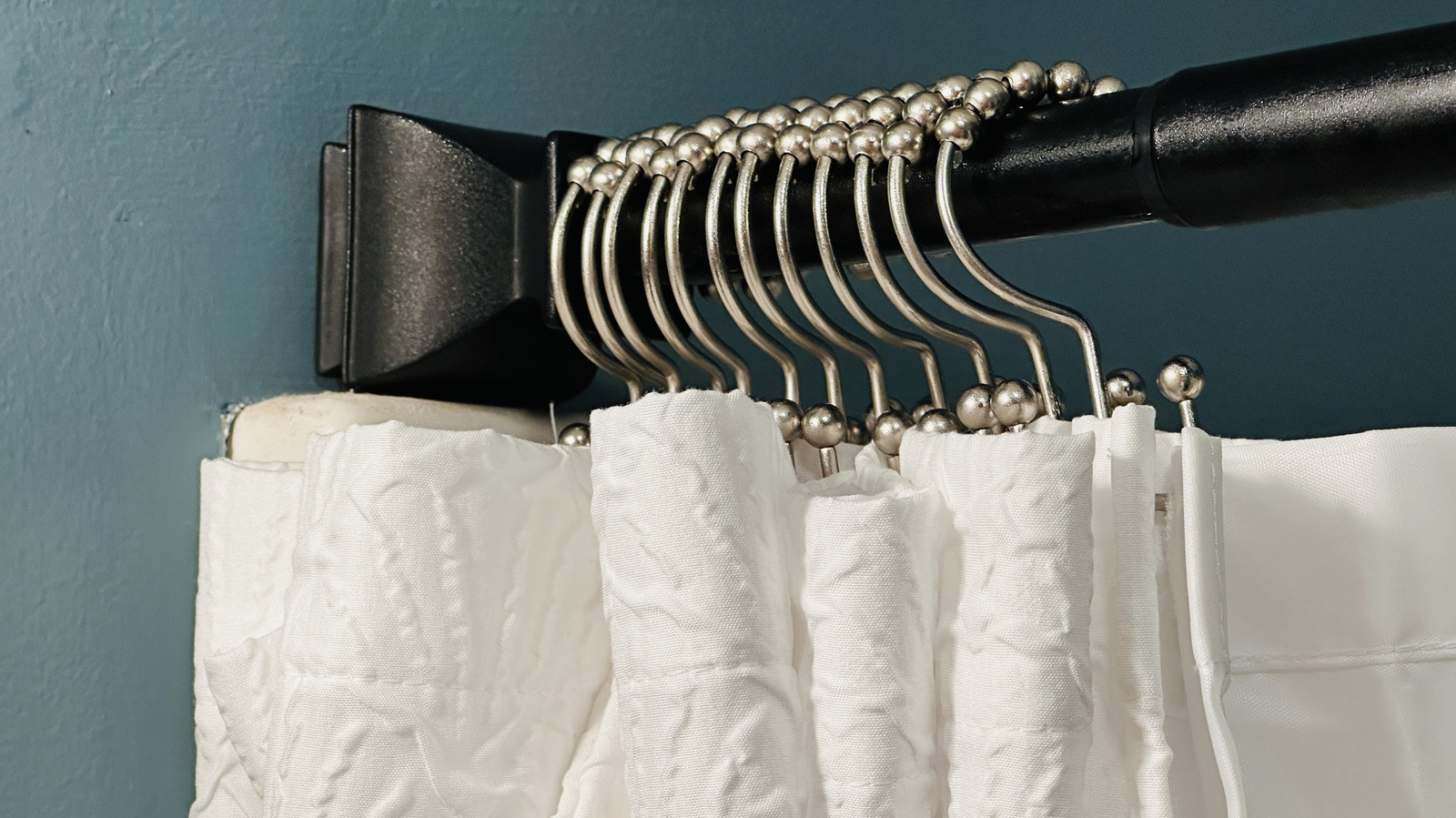 Banyonuzu Güzelleştirmek İçin Tadilat Yapmanıza Gerek Yok. Bu Perde Ucunu Deneyin