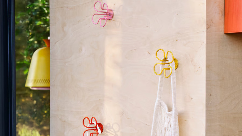 IKEA'nın OMMJÄNGE Duvar kancasının ürün fotoğrafı