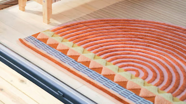 IKEA'nın OMMJÄNGE düz dokuma çok renkli halısının ürün fotoğrafı