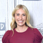 HGTV'den Jasmine Roth'un Bir Odayı Daha Büyük Hissettiren Bir Dolap Ucu Var