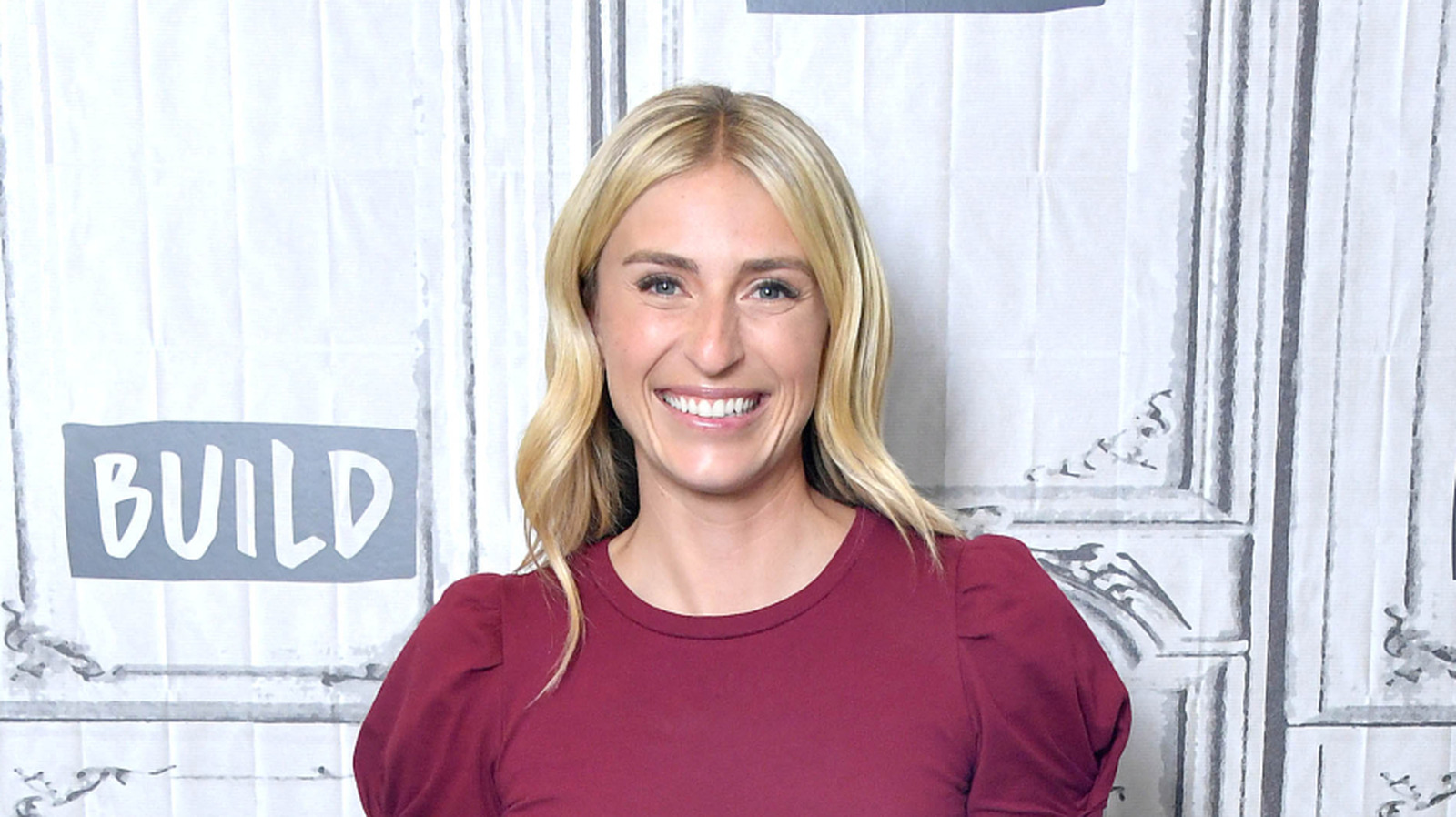 HGTV'den Jasmine Roth'un Bir Odayı Daha Büyük Hissettiren Bir Dolap Ucu Var