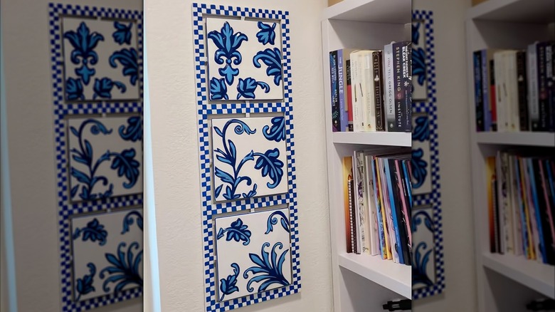 Duvarda asılı boyalı metal dekorun yakın çekimi