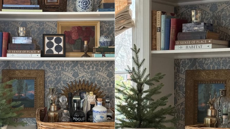 Arkasında mavi ve beyaz duvar kağıdı bulunan yerleşik rafları gösteren bölünmüş ekran.