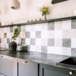 Bu Modern Mutfak Görünümüyle Backsplash'ınızdan Daha Fazlasını Alın