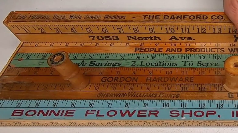 Ölçüler asılı bir rafa dönüştürüldü