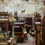 Retro Dokunuşlu Bir Yemek Odası İçin İkinci El Mağazasında Aranacak Değerli Sandalyeler