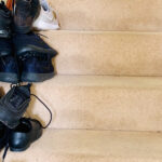 Giriş Yolunuzdaki Merdivenler Dağınıklığa Neden mi Oluyor? Bu DIY Ayakkabı Depolama Rafı Çözümdür