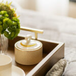 Elveda Yararsız Tepsiler: Bu Ortak Dekor Parçası Nasıl Dağınıklığa Dönüşebilir?