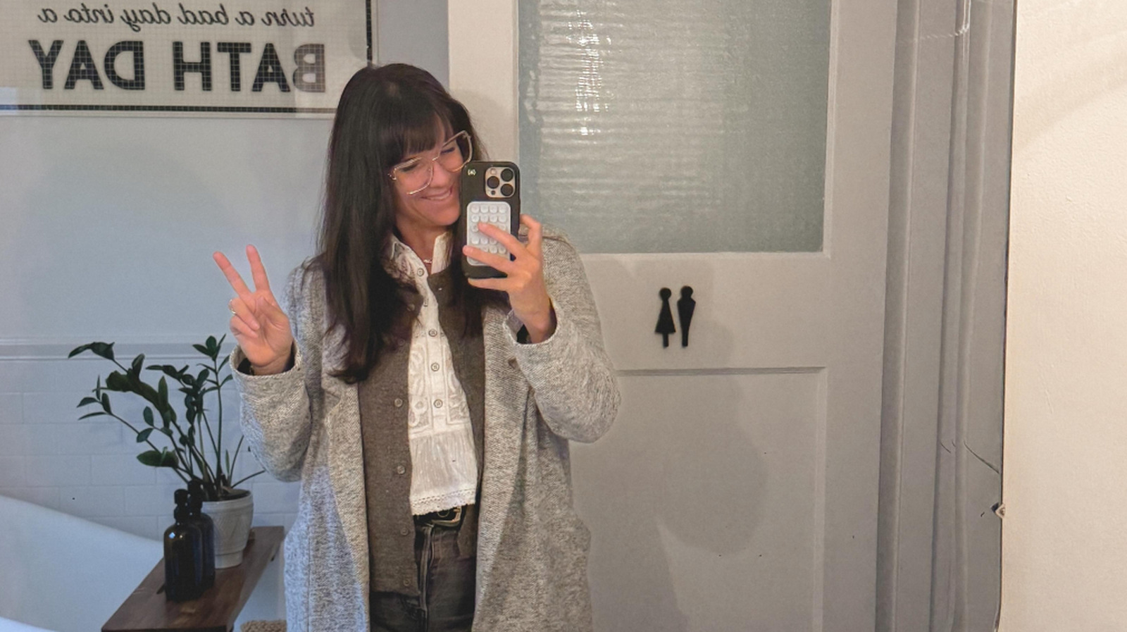 Lyndsay Lamb'in Banyolara Uygun Fiyatlı Bir Yükseltme Sağlamasının Hızlı ve Kolay Yolu