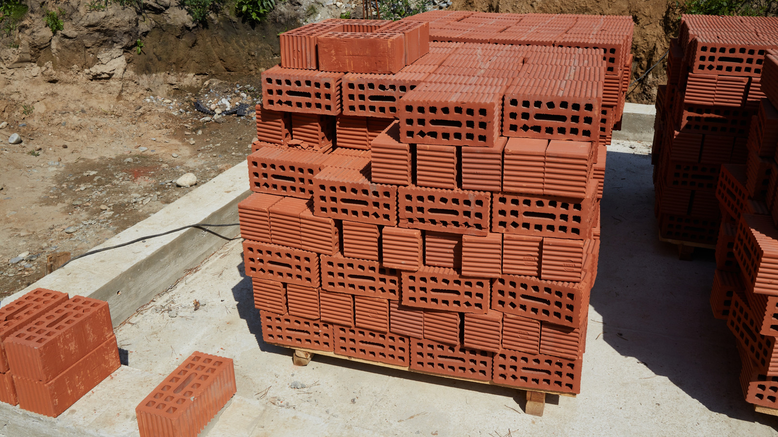 Bahçenizi Modüler Tuğlayla Sert Düzenlemeden Önce Dikkat Edilmesi Gerekenler