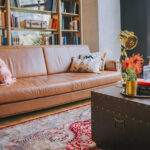 Depolama Alanı Olarak İkiye Katlanan Vintage Cazibeli Sehpa Alternatifi