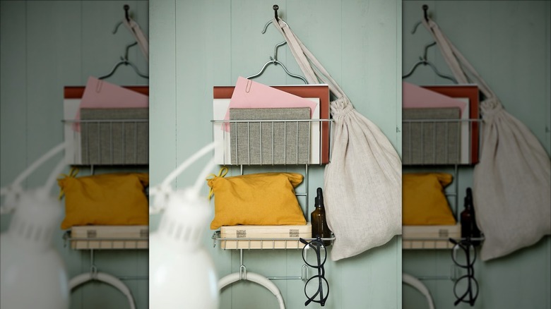 KROKFJORDEN Duvar kancasına asılı duş rafı