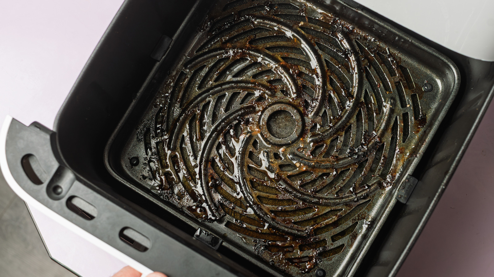 Hava Fritözünüzdeki Yağı Temizlemenin En İyi 8 Yolu