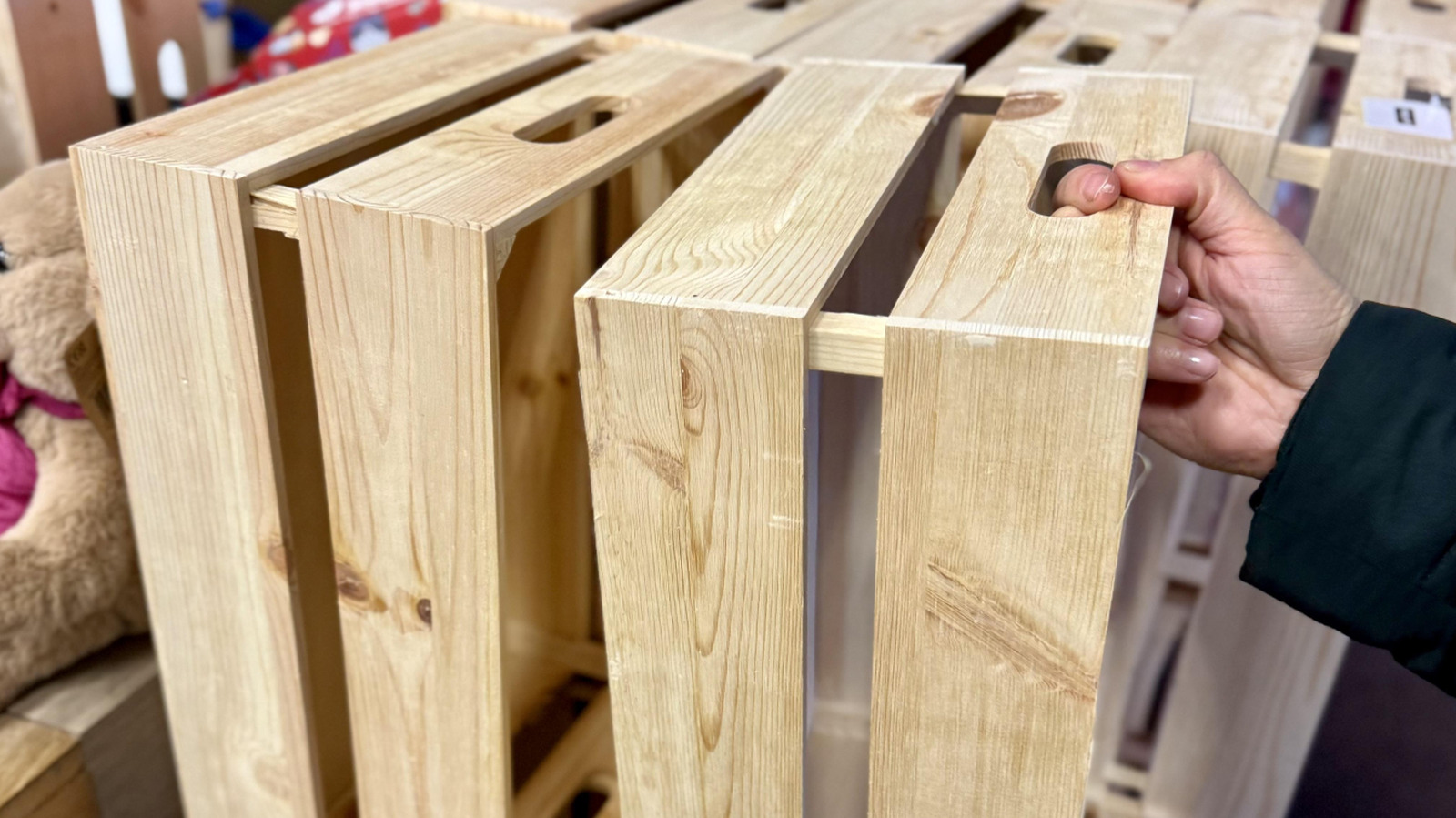 Giriş Yolu Ayakkabı Kaosunu Nihayet Ehlileştirmek için Basit Kasaları Şık Haddeleme Kutularına Dönüştürün