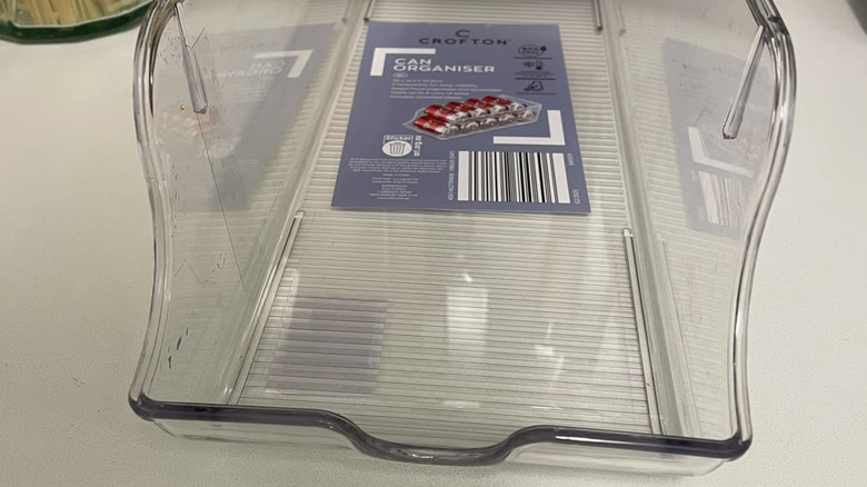 Tezgahtaki kutu organizatörünün yakın çekimi