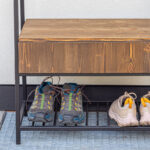 Eski Bir Ayakkabı Rafını Kullanışlı Havlu Deposuna Dönüştürün