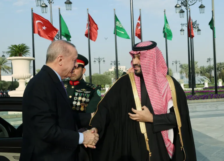 Türkiye Cumhurbaşkanı Tayyip Erdoğan, Suudi Arabistan'ın Riyad kentinde Suudi Veliaht Prensi Muhammed bin Salman tarafından karşılandı, 3 Şubat 2026. Murat Cetinmuhurdar/Cumhurbaşkanlığı Basın Bürosu/REUTERS DİKKAT EDİTÖRLERİ aracılığıyla bildiri - BU RESİM ÜÇÜNCÜ BİR TARAFCA SAĞLANMIŞTIR. YENİDEN SATIŞ YOKTUR. ARŞİV YOK.