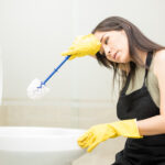 Korkutucu Görevi Kolaylaştıran 10 Faydalı Tuvalet Temizleme Aracı