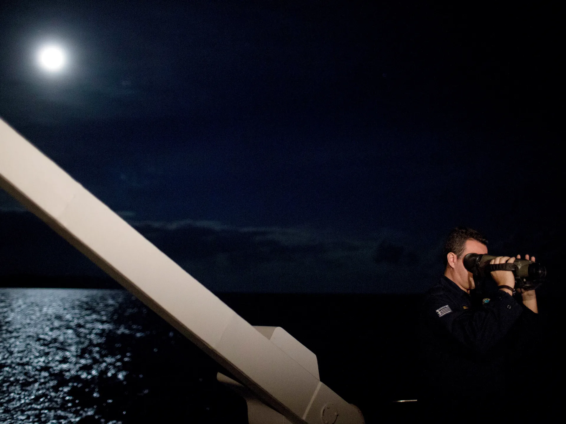 Yunan Sahil Güvenlik Gemisi ile Göçmen Botu Çarpıştı: En az 14 kişi öldü