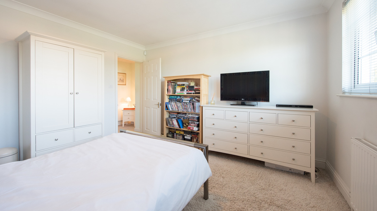 Cesur Bir Boya Rengine Tam Olarak Karar Veremiyor musunuz? Odanıza Zevkli Bir Dokunuş Nasıl Verilir?