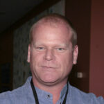 Mike Holmes, Gösterişli Mutfak Özelliğinin Paraya Değer Olduğunu Söylüyor