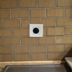 Çirkin Çıkışları Gizlemek İçin 3 Basit Tasarruflu Dekor Kurulumu