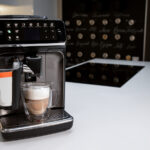 Size Bunu Söylemekten Nefret Ediyoruz: İşte Asla Kahve Makinesi Tutmamanız Gereken Yerler