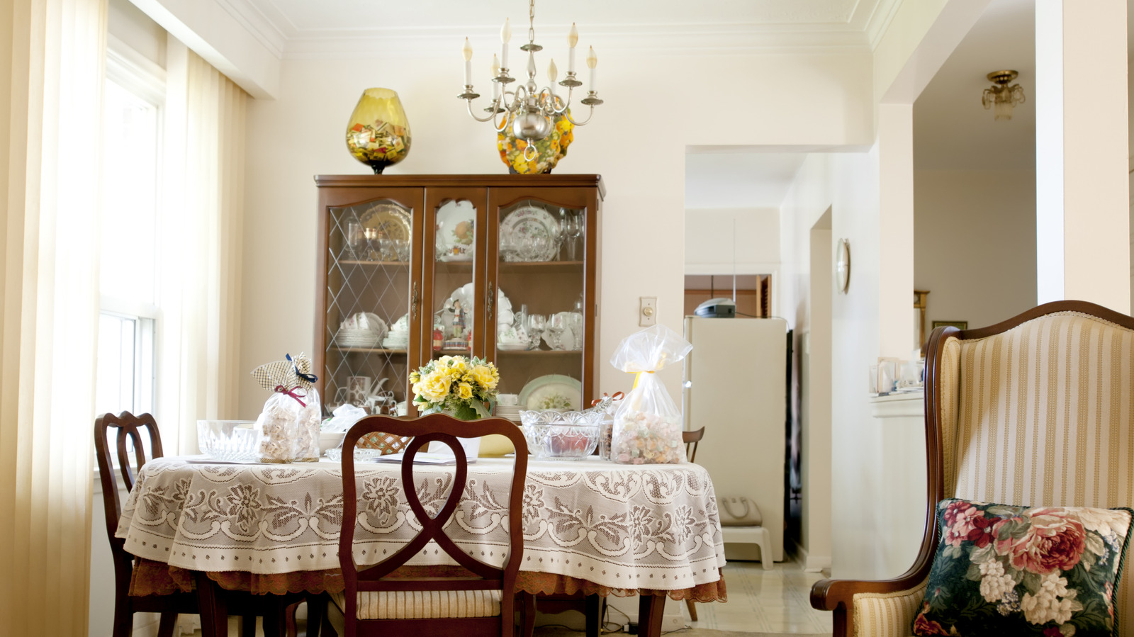 Büyük Yemek Odası Mobilyalarınız Modası Geçti: İşte Alternatif