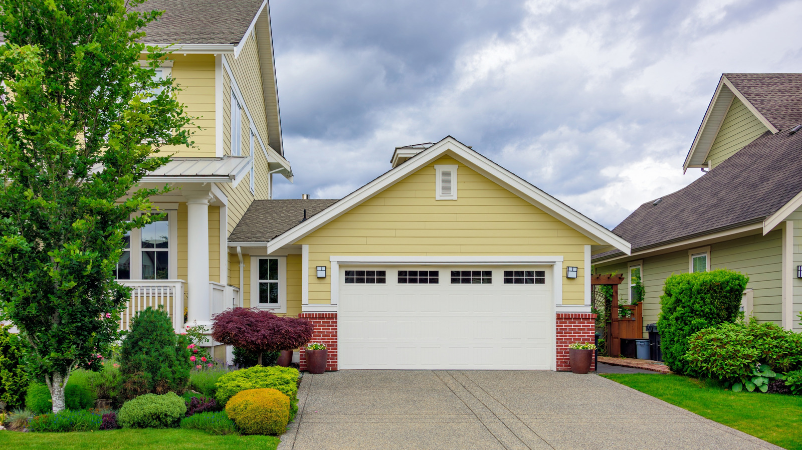 Geri Dönüştürülmüş Beton Geçirgen Döşemelere Karşı: Araba Yolu İçin Hangisi Daha İyi