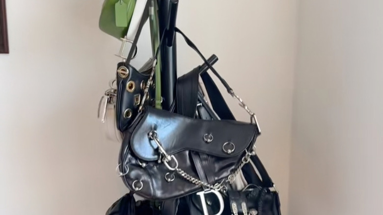 Çantalar için kullanılan portmanto