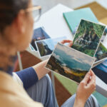 Fotoğrafları Duvarlarınıza Asmak ve Sergilemek için 8 Yaratıcı Ürün