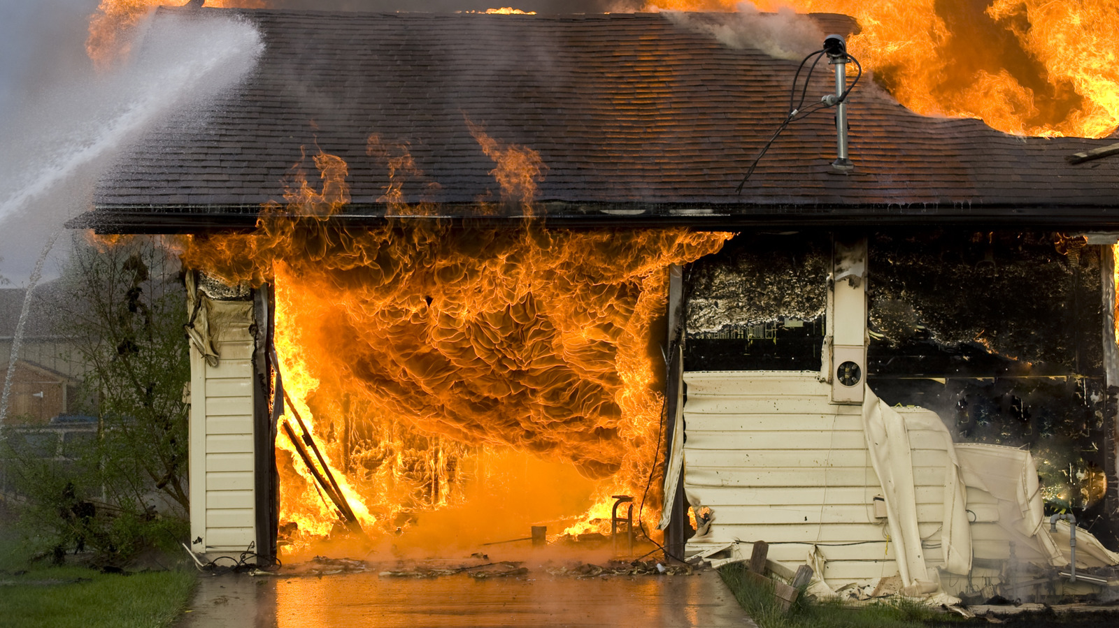 Garajınızda Gizlenmiş Olabilecek Yangın Tehlikesi