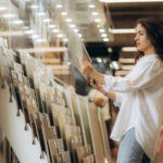 2026 Yılında Hakim Olacak Banyo Yer Karosu Trendi