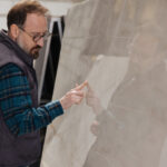 Sadece Mutfak Tezgahları Değil: Kuvars Yüzeyleri Evinize Eklemenin 8 Yolu