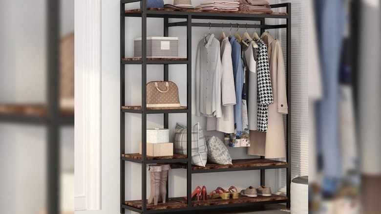 LITTLE TREE Dikili Ahşap Dolap