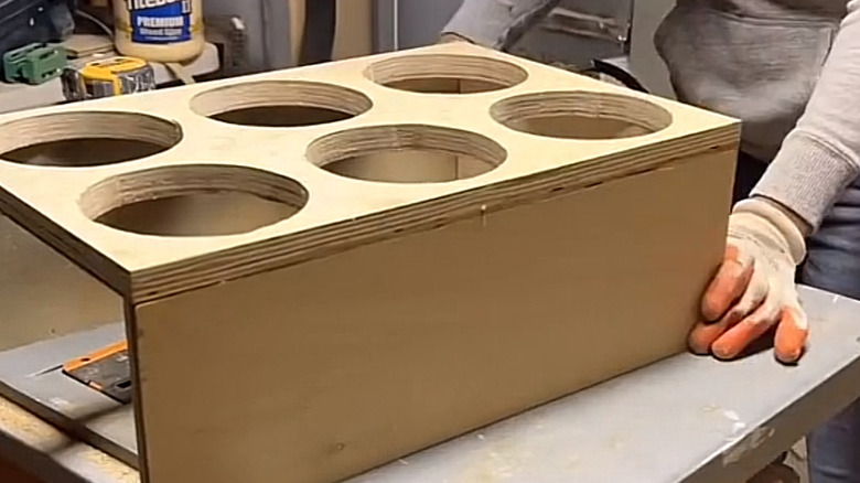 banyo çekmecesi için caddy tarzı düzenleyici için delikler