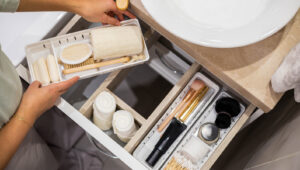 Çekmeceleri Düzenli Tutan Bu DIY ile Banyo Dağınıklığı Geçmişte Kalacak