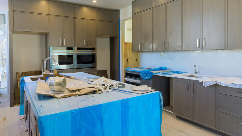 Mutfağa bir ada kurmak