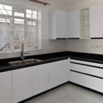 90'lar Aradı ve L Şeklindeki Mutfağını Geri İstiyor: İşte Görünümü Nasıl Düzeltebilirsiniz?