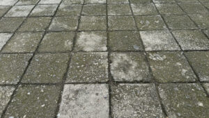 Kirli Betonu Basınçlı Yıkama Makinesi Olmadan Temizleyebilen Basit Çözüm