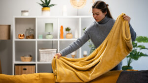 Değerli Raf Alanı Kaplamayı Durdurun — Battaniyeleri Düzenli Tutmanın Daha İyi Bir Yolu Var