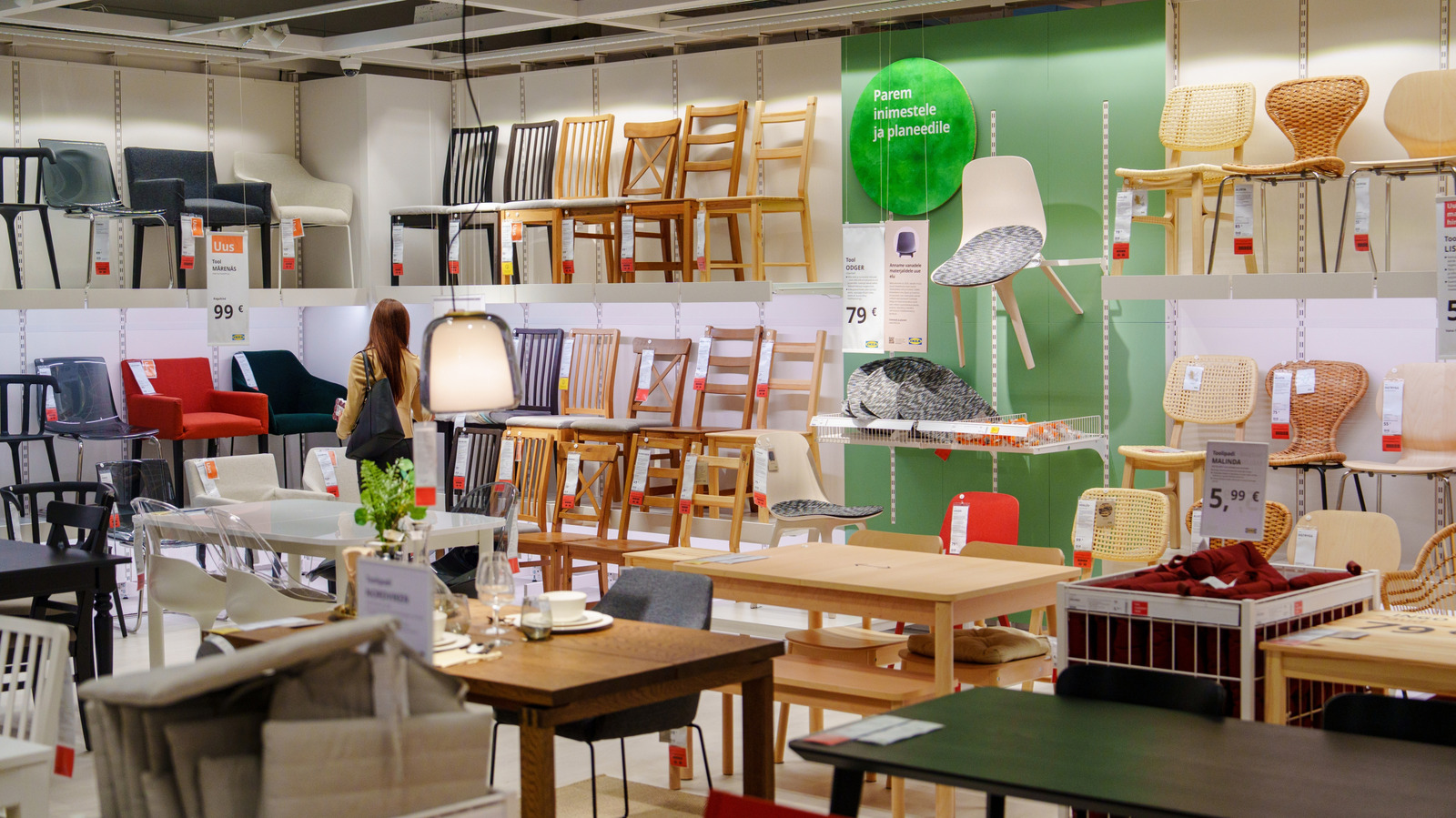 IKEA Bar Arabasını Çarpıcı Vintage Görünümlü Bir Giriş Konsoluna Dönüştürün