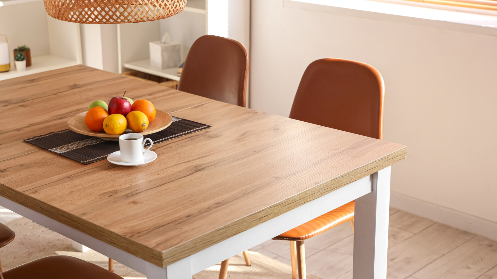 Amazon'un Yemek Masası Hiç Beklemediğimiz Bir Özellikle Depolama Alanı Ekliyor
