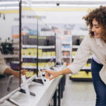 IKEA Billy Kitaplığının İçine Sığan Mükemmel TV Boyutu